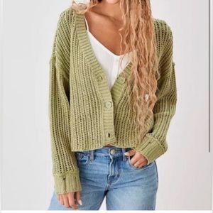 American Eagle | Moss green 3-button cardigan.